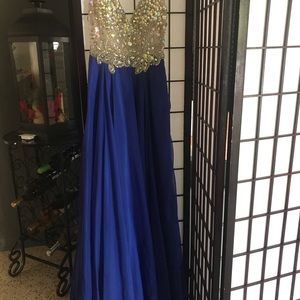 Hello I am selling another blue dress